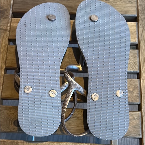 Havaianas Women's Beige/Gold Sandals - Picture 6 of 9